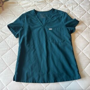 FIGS Catarina One-Pocket Scrub Top in Caribbean Blue